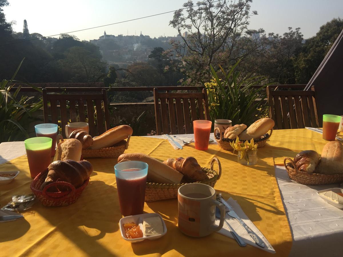 Tana-Jacaranda Hotel Antananarivo Bagian luar foto